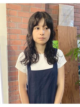 ドットプラス リム(Dot+LIM) (stylist曽我)大きめカールのスパイラルパーマ