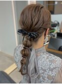 リボン付き編みおろしヘアアレンジ