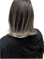 トルネード(TORNADO)&nbsp;外国人風ボブ ハイライトバレイヤージュ グレージュエアタッチ