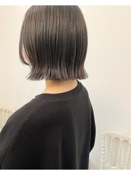 エフ ヘアーアンドリラクゼーション(F. hair & relaxation) 10代20代 切りっぱなしbob