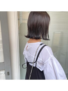 ミント(mint) 外ハネボブ/ボブ/切りっぱなしボブ/グレージュ