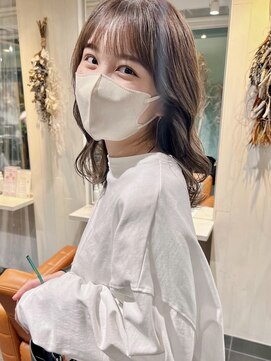 トリコ ショップアンドヘアサロン(tricot shop hair salon) くびれミディ/シースルーバング/ぱっつん前髪/マスク