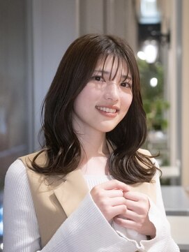 ビュートリアム 梅田(BEAUTRIUM) くびれヘア/外ハネミディ/顔まわりレイヤー/茶屋町