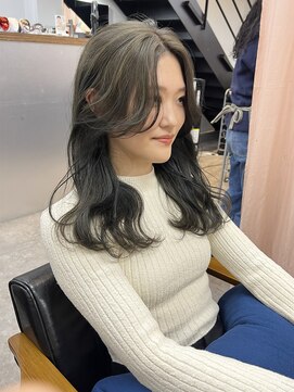 ヌープヘアーアイス(NUUP.hair ici) 大人可愛いブリーチなしオリーブベージュ