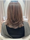 外ハネボブルフくびれヘア大人ココアベージュ段カットアラフォー