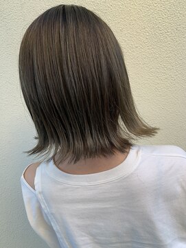 トータルビューティーサロン トップスタイル 外はねボブ×ベージュ系カラー