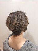 ショートボブ