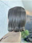 外ハネ切りっぱなしボブ