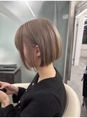 ハイトーンぱつっとボブ