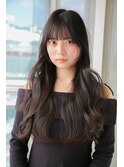 フェミニンロングレイヤーカット×黒髪
