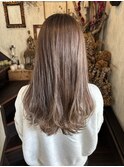 オリーブベージュカラー