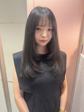 イロ(iiro) レイヤーカット/グレージュ/透明感カラー