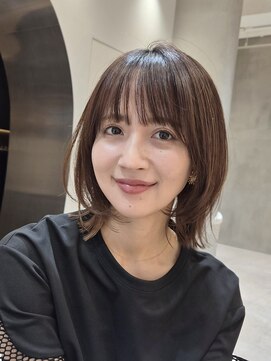 ソワネ 表参道(soigne) 表参道縮毛矯正ミディアムレイヤーカットアッシュグレー40代