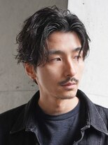 バイフィフス 原宿/表参道(by fifth)&nbsp;緩め波巻きスパイラルパーマシャドウパーマメンズセンターパート
