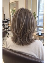 ネイヴスヘアー 香椎照葉店(Neivs Hair)&nbsp;大人ミディアムレイヤー×白髪ぼかしハイライト