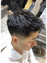 グルーマーズトウキョウ(GROOMER/S TOKYO)&nbsp;フェザーアップ　バーバースタイル　フェード　メンズカット