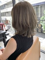 ブラウン(Brown)&nbsp;ベージュカラー くびれミディアム