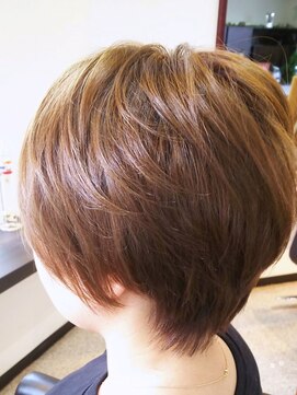 ヘアー ブラット(hair Brat) トップふんわりショート