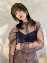 ヒュージ 三軒茶屋(huge)&nbsp;レイヤーミディアム_かきあげヘア_伸ばしかけ前髪_ベージュ