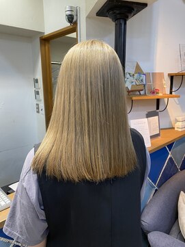 ロア 福岡天神本店(LORE) ミルクティーベージュ