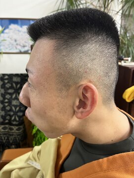 ジジック(ZIZIQU) 男は黙って角刈り