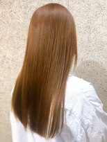 ガーディナ(Gardina)&nbsp;髪質改善ストレート ミルクティベージュ ブリーチ 美髪 20代