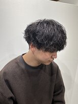 ハイプ(HYPE)&nbsp;フェザーパーマ/センターパート/シャドウパーマ/眉毛