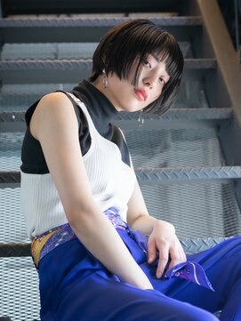 マウロア(MAULOA) 【MAULOA】黒髪スタイル アッシュカラー 前下がりショート 黒髪