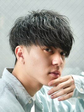 イーラ(era) 緩めソフトツイストパーママッシュ刈り上げツーブロック