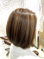 アズール 草加(azule)&nbsp;ナチュラルハイライト　ケアブリーチ　ベージュブラウン