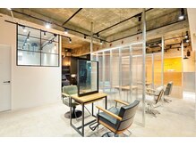 三河発の全席半個室＆区画シャンプーブースとなっており、周りの目が気にならずリラックスして頂けます♪