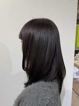 クク(coucou) 黒髪レイヤーカット×ミディアム
