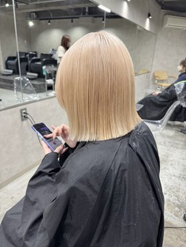 ネアー 新潟(NEER) アプリコットオレンジ/くびれヘア/ウェーブショート［新潟］