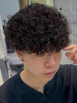 レタッチ バイ フィフス 天神大名(RETOUCH by fifth) 強めプードルパーマメンズマッシュスペインカールフェード短め