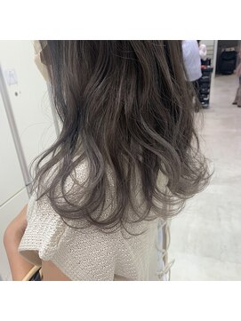 リタ(rita.) ミディアムグレージュ◎大串弥生