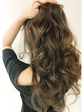 リリー シンジュク(Lilly) 【Lilly新宿】ブラウンアッシュ×ロング