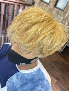 ヘアー クリエイト カルバリ(HAIR CREATE Calbari) 抜きっぱなしブロンドカラー