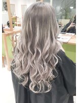 デイズ(days)&nbsp;ホワイトグレージュカラーミルクティーカラー成人式ヘアカラー