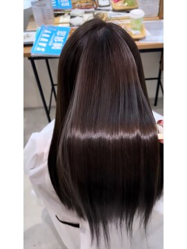 ファムバイアヴァンス(Femme by AVANCE.) 当店自慢☆髪質改善トリートメント