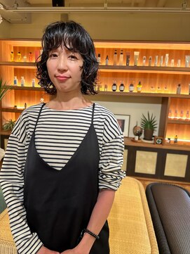 ロスタークラス(ROSTAR class) 黒髪レイヤーボブパーマ