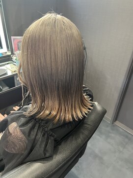 ヴィアンジュ(viange) #グレージュ#アッシュカラー#ハイトーン