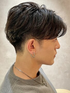 カインド 南青山(hair&make up KIND) ビジネス 爽やか ニュアンスパーマ　ナチュラルセンターパート