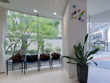 デコラ DECORの雰囲気（店内も広く落ち着いた店内）