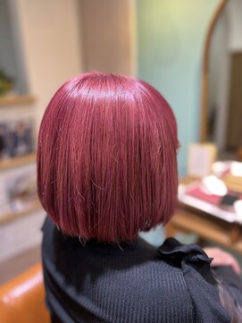 ルアナ(Luana) ブリーチオンカラーボブ