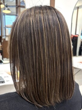 ルイ(ROUIS produced by LUCK 津田沼) ROUIS 津田沼 白髪ぼかしハイライト