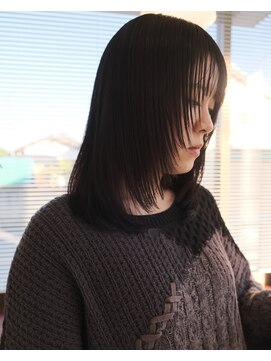 トーン(tone) ハッシュカット/レイヤー/ウルフ