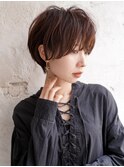 大人可愛い20代30代40代黒髪前下がりひし形小顔ボブ丸みショート