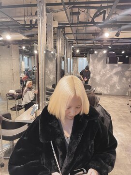 シャンプーボーイ 宮崎駅前店(SHAMPOO BOY) ホワイトブロンド