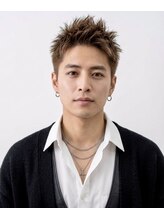シエルクレール(Ciel Clair)&nbsp;束感と高さを強調した、エッジィなアップバング・ショート