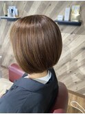 丸みボブ　エドルクオンカラー明るい白髪染め　グレージュ